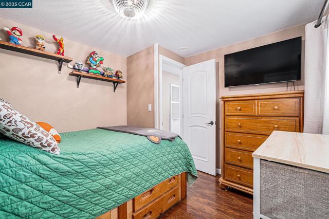 75 E Bolton Rd, Oakley CA: https://media.crmls.org/mediaz/82b0f6a6-70ad-447b-a974-269887bbab25.jpg
