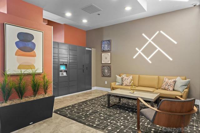 427 9th Ave., San Diego CA: https://media.crmls.org/mediaz/82b15f1d-63ff-4982-9825-9a9ddba469d4.jpg