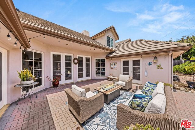 5441 Toltec Drive, Santa Barbara CA: https://media.crmls.org/mediaz/82b18c09-0e08-4cf7-a9f7-e196d1391313.jpg
