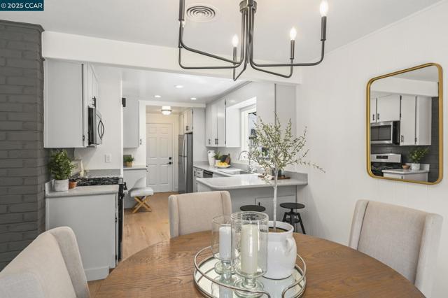 241 Lombardi Cir, Walnut Creek CA: https://media.crmls.org/mediaz/82b1dc34-631b-4ea3-b5b0-3e0e40f20a2c.jpg