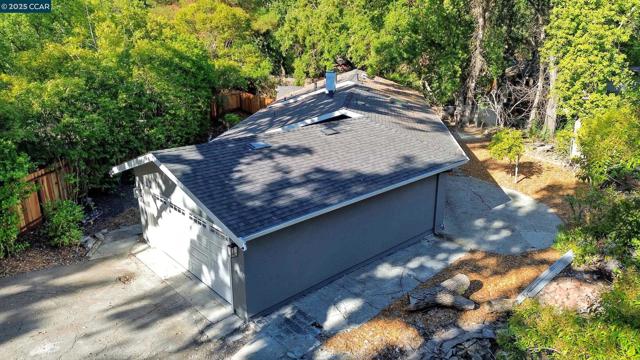 1016 Stone Valley Rd, Alamo CA: https://media.crmls.org/mediaz/82b1e207-5ef3-497d-aa49-431cbe6d5117.jpg