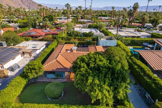 438 E Avenida Hokona, Palm Springs CA: https://media.crmls.org/mediaz/82b39315-d183-447a-b3ea-fae83c4c5789.jpg
