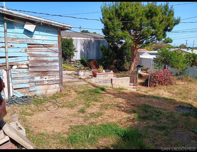 902 E Greenwood Ave E, La Habra CA: https://media.crmls.org/mediaz/82b394cf-d8ff-4ce8-8521-e52071db8946.jpg