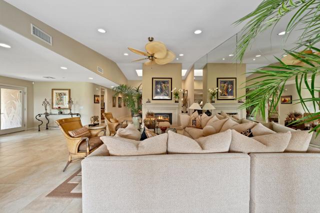 49 Camisa Lane, Palm Desert CA: https://media.crmls.org/mediaz/82b405e3-98f1-466f-b204-b834d2df0400.jpg