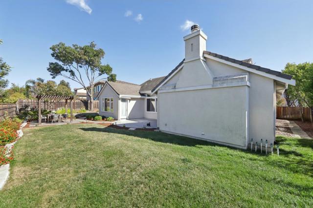 2681 Sycamore Grove Place, San Jose CA: https://media.crmls.org/mediaz/82b45dc2-4c2e-43ec-bb7d-93e0221932f4.jpg
