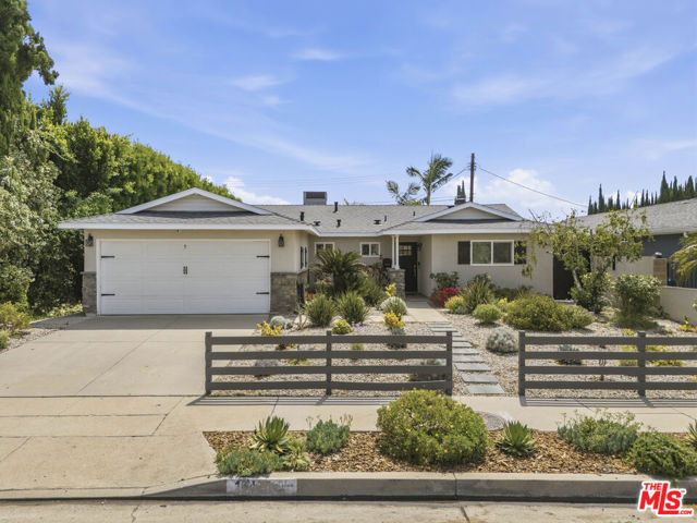 10430 Owensmouth Avenue photo 1
