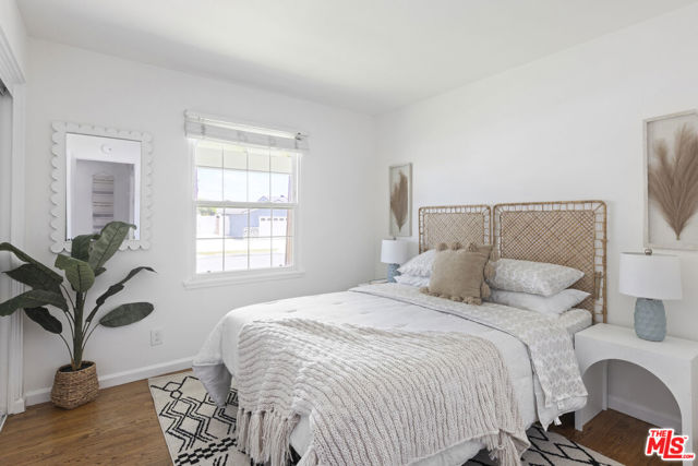 21109 Longworth Avenue, Lakewood CA: https://media.crmls.org/mediaz/82b57ba1-c9c6-46ef-b823-d0aaebdb7265.jpg