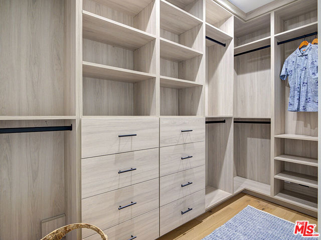 209 19th Street, Manhattan Beach CA: https://media.crmls.org/mediaz/82b69797-5ce1-49a4-904d-4ad4dd35a1b4.jpg