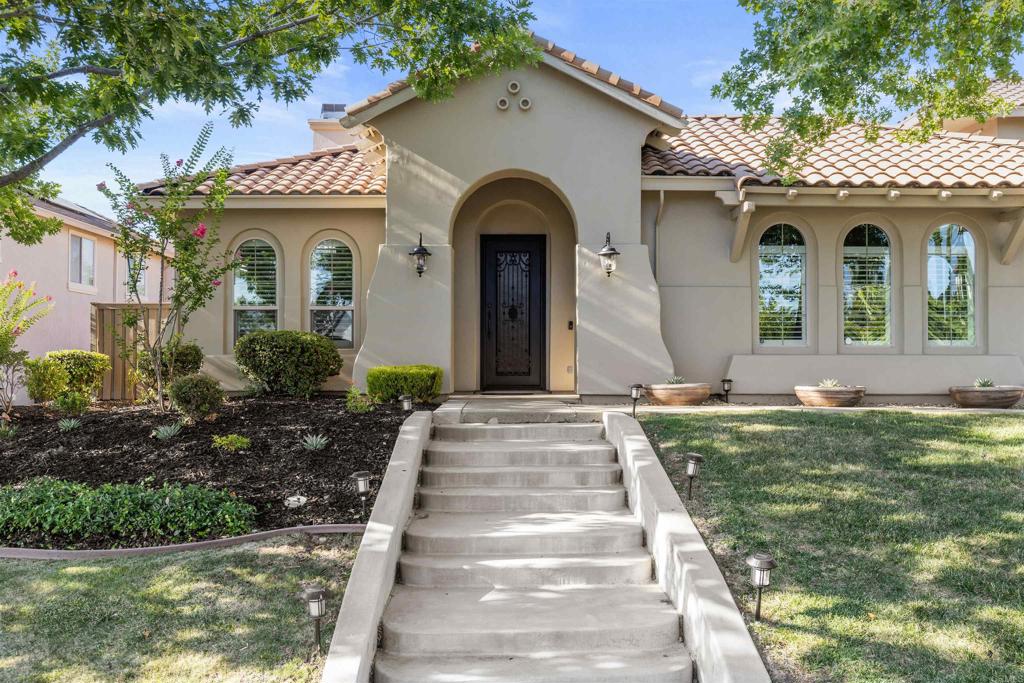 104 Estrella Court