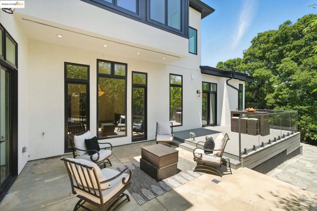 13462 Campus drive, Oakland CA: https://media.crmls.org/mediaz/82b6e7bb-2f34-4a7c-844c-d593a5a310c7.jpg