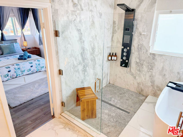 Image 39 of 45 For 15213 Daphne Avenue