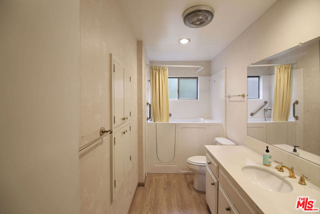 31523 Aguacate Road, San Juan Capistrano CA: https://media.crmls.org/mediaz/82b7a808-3b36-4b8a-bea6-3e7cf16d35ee.jpg