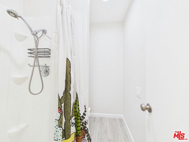 5460 White Oak Avenue, Encino CA: https://media.crmls.org/mediaz/82b7e83c-c13b-4b8b-9c9f-b6b96eeb5620.jpg