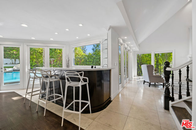 16221 Elisa Place, Encino CA: https://media.crmls.org/mediaz/82b82b61-fb31-4d18-87d1-a63b9668fc41.jpg