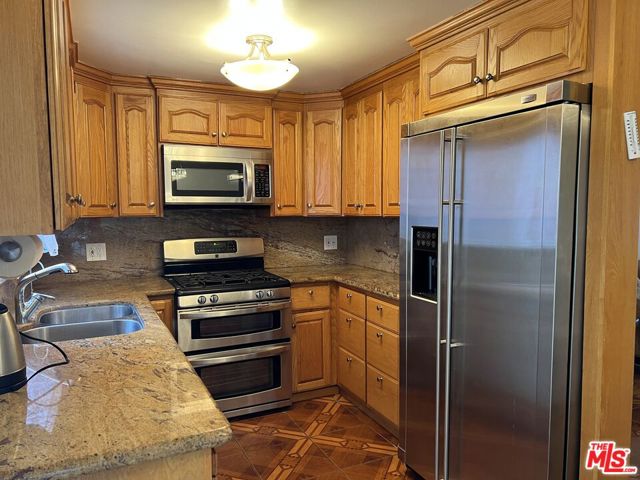 4575 Inglewood Boulevard, Culver City CA: https://media.crmls.org/mediaz/82b86385-2384-422e-a142-50d275b89af6.jpg