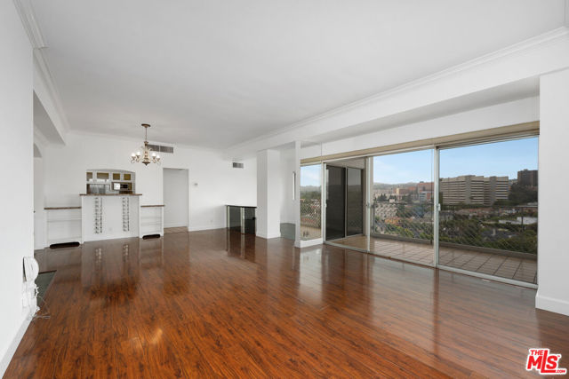 10787 Wilshire Boulevard, Los Angeles CA: https://media.crmls.org/mediaz/82b86c87-a537-4a0d-826c-0c831d42bc4b.jpg