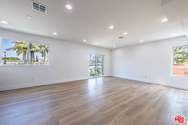 2055 S Garth Avenue, Los Angeles CA: https://media.crmls.org/mediaz/82b8df08-fe62-4ae2-9a9a-b722e2e33452.jpg