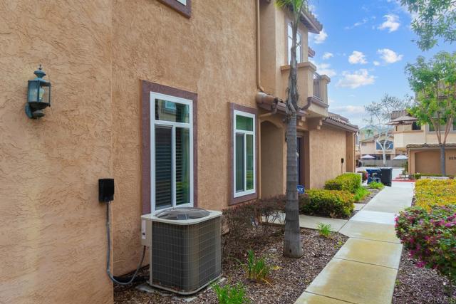 Detail Gallery Image 49 of 64 For 11372 via Rancho San Diego #B,  El Cajon,  CA 92019 - 3 Beds | 2/1 Baths