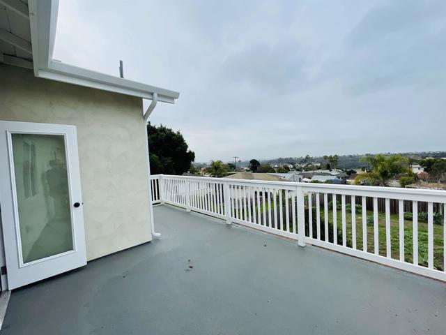 6737 43 Thomson Ct, San Diego CA: https://media.crmls.org/mediaz/82b9f86e-4cc2-4476-bd8e-1aaa116ea120.jpg