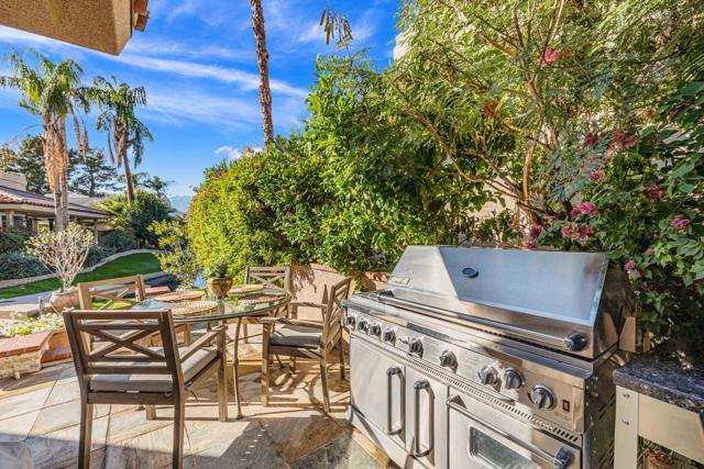 210 Desert Lakes Drive, Rancho Mirage CA: https://media.crmls.org/mediaz/82ba165d-fb9b-4818-831a-f5ed4231ed22.jpg