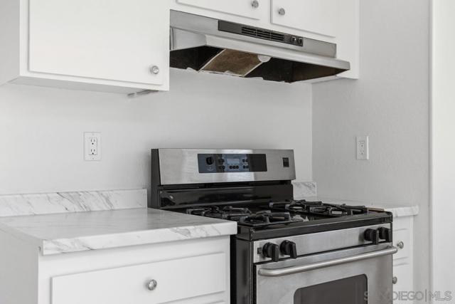 464 Dorsey Way, Vista CA: https://media.crmls.org/mediaz/82bad1af-d241-4f83-8eda-ff88550a24d7.jpg