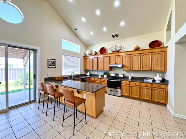 4651 Stern Dr, Merced CA: https://media.crmls.org/mediaz/82baeaf5-08b3-47a0-9bc1-2f58c6001276.jpg