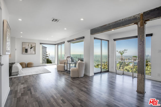 8506 Magnolia Drive, Los Angeles CA: https://media.crmls.org/mediaz/82baf6e3-ae2f-4ca0-8bf8-f4864eda34a1.jpg