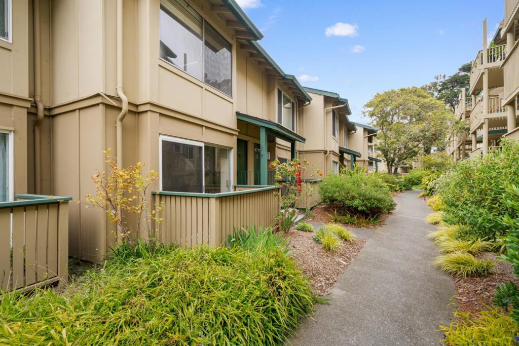 385 Mandarin Drive #11