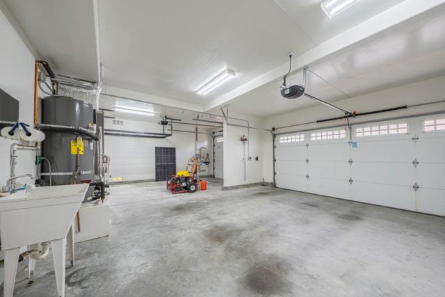 20160 Rock Springs Lane,  CA: https://media.crmls.org/mediaz/82bb3169-1675-4d74-bcb1-f16118120a66.jpg