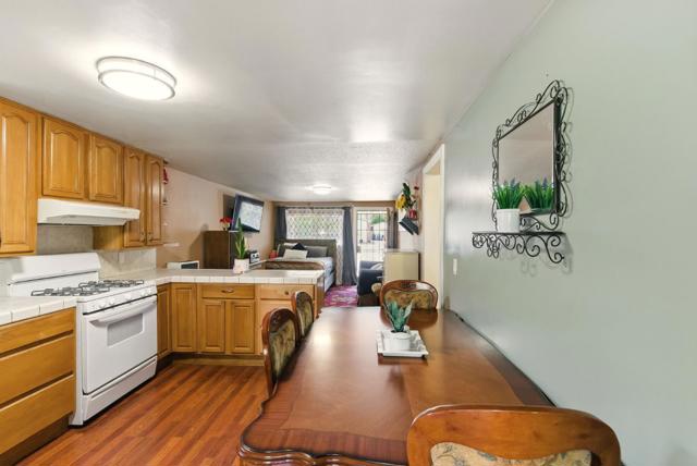 109 Dumbarton Avenue, Redwood City CA: https://media.crmls.org/mediaz/82bb329d-aeb7-4c75-9cc5-48fc043fdc56.jpg
