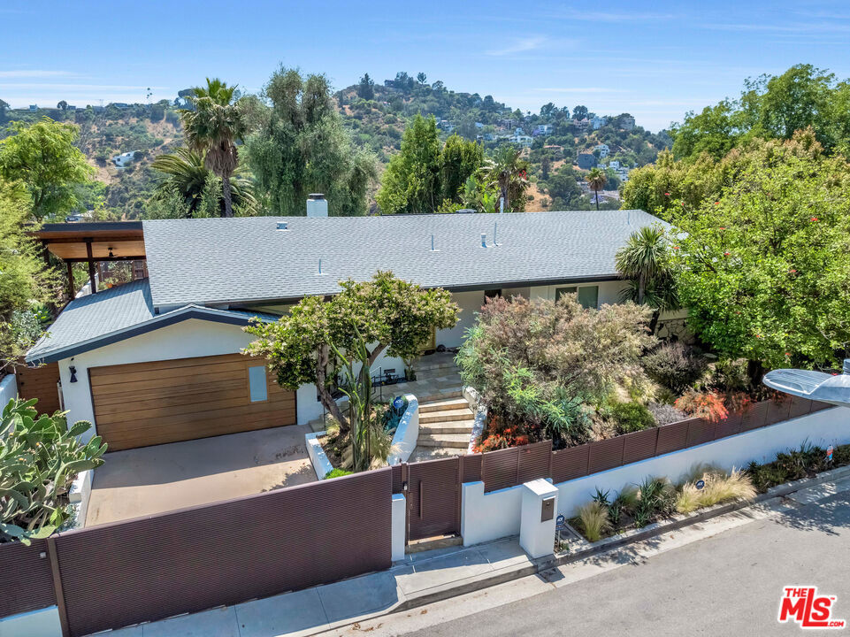 6570 Lakeridge Road