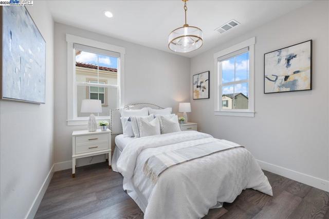7259 Lembert Hills Dr, Dublin CA: https://media.crmls.org/mediaz/82bb8f50-858e-48b6-8272-d94f98848b39.jpg