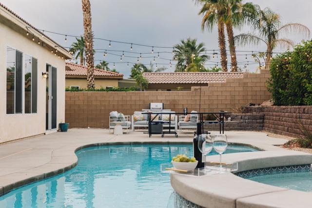 79846 Amora Drive, La Quinta CA: https://media.crmls.org/mediaz/82bba87d-597f-4b46-aa0d-fe4cd18ed60e.jpg