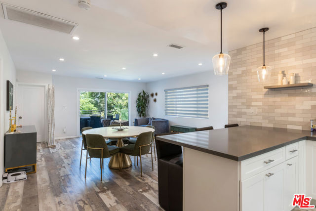 10315 Fairgrove Avenue, Tujunga CA: https://media.crmls.org/mediaz/82bbb9b4-89d0-4e15-926b-b052302dc0a5.jpg