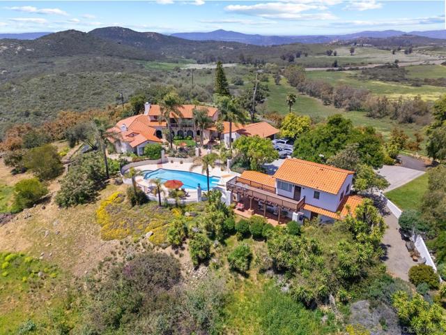 17156 Dos Hermanos, Poway CA: https://media.crmls.org/mediaz/82bc0f39-9c66-4107-b642-ebd7b9915675.jpg