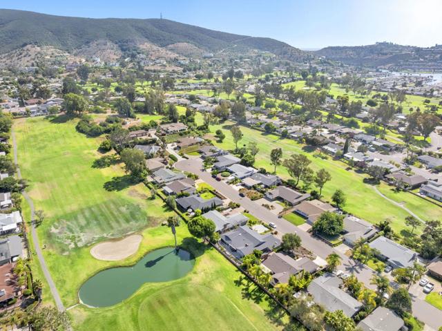 1051 La Reina Drive, San Marcos CA: https://media.crmls.org/mediaz/82bc8864-f5f7-4fad-ac9a-392d8f59d215.jpg
