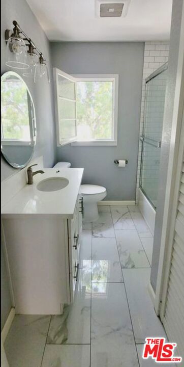https://media.crmls.org/mediaz/82bd5289-5add-4333-b516-1baa6b0d1381.jpg?preset=X-Large