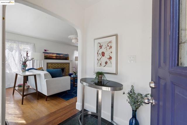 2721 Best Ave., Oakland CA: https://media.crmls.org/mediaz/82be4155-6da3-4388-88b9-7216652070be.jpg
