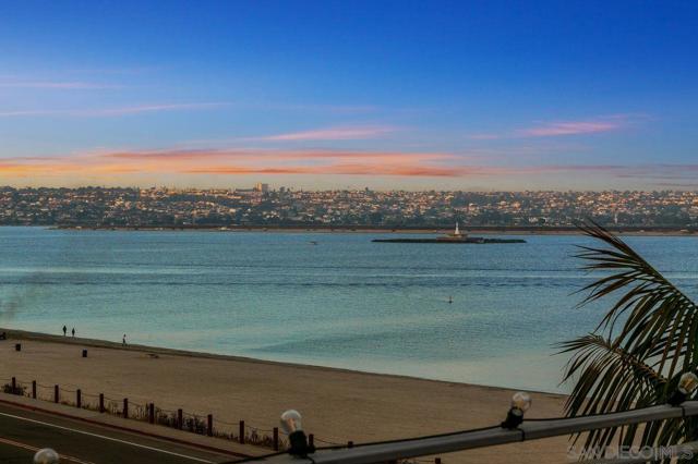 3328 Crown Point, San Diego CA: https://media.crmls.org/mediaz/82be5ac8-20b5-4234-bc9b-b9ff1c6499f5.jpg