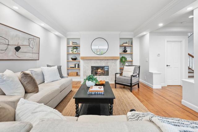 107 Knockash, San Francisco CA: https://media.crmls.org/mediaz/82bf3e6e-5544-4815-b0a2-07ffd684c650.jpg