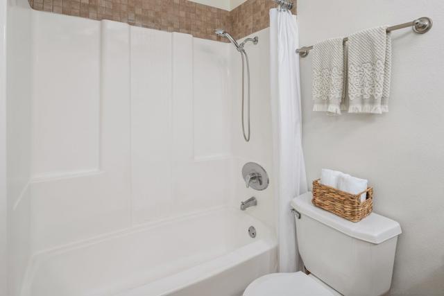 17141 W Bernardo Dr., San Diego CA: https://media.crmls.org/mediaz/82bfe9e6-faaa-4542-86d1-2dcf7f20eb27.jpg