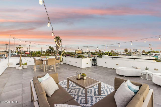 829 Flower Avenue, Venice CA: https://media.crmls.org/mediaz/82c06813-6375-4058-bbf5-50ab29adac80.jpg