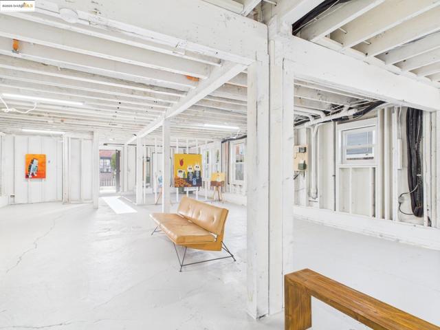 2602 Adeline St, Oakland CA: https://media.crmls.org/mediaz/82c0e5e2-507e-4faa-be26-ac23431659bf.jpg