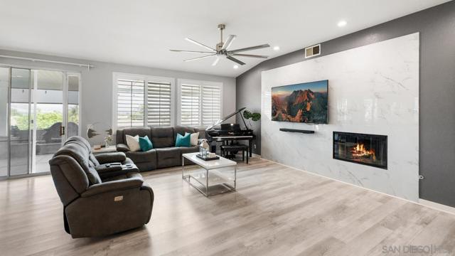 28371 Evening Star Dr, Menifee CA: https://media.crmls.org/mediaz/82c13e47-eefc-41c9-9832-341eb73134a8.jpg