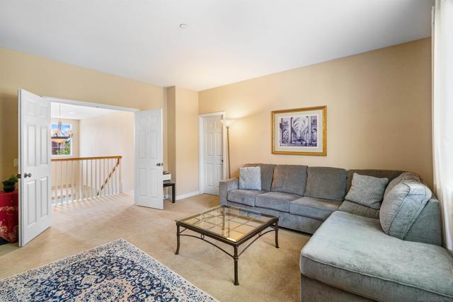 10286 Walnutdale St, San Diego CA: https://media.crmls.org/mediaz/82c15f44-8308-407b-a945-c95a63b4be3f.jpg