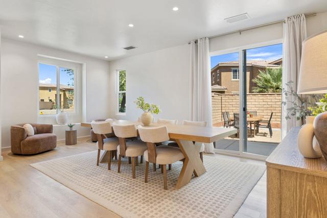 Image 8 of 76 For 79938 Dewsbury Drive