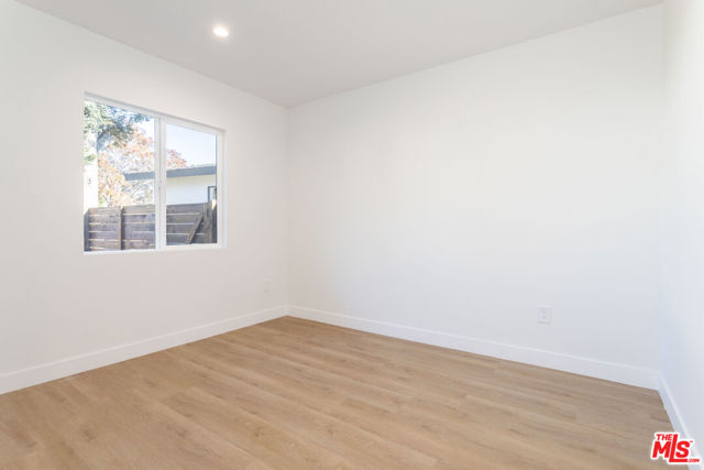 14365 Berg Street, Sylmar CA: https://media.crmls.org/mediaz/82c29689-09f8-42c1-92fd-ad02bbafb332.jpg