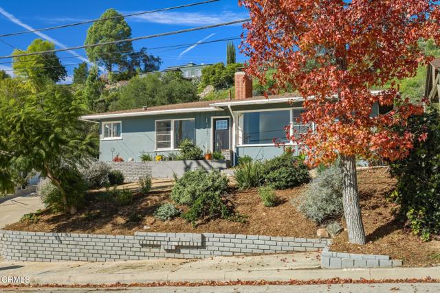 4487 Rising Hill Road, Altadena CA: https://media.crmls.org/mediaz/82c3ed52-be94-485c-97d5-ab188df80ec1.jpg