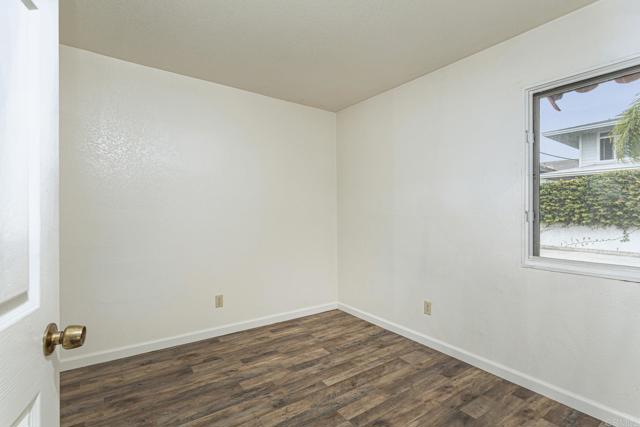 774 Laguna, Carlsbad CA: https://media.crmls.org/mediaz/82c412b1-8ce6-4fce-9ab3-4a9774f1711d.jpg