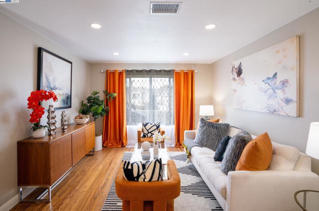 32409 Elizabeth Way, Union City CA: https://media.crmls.org/mediaz/82c42a93-8158-4bcf-9a00-5b2413e09a0d.jpg